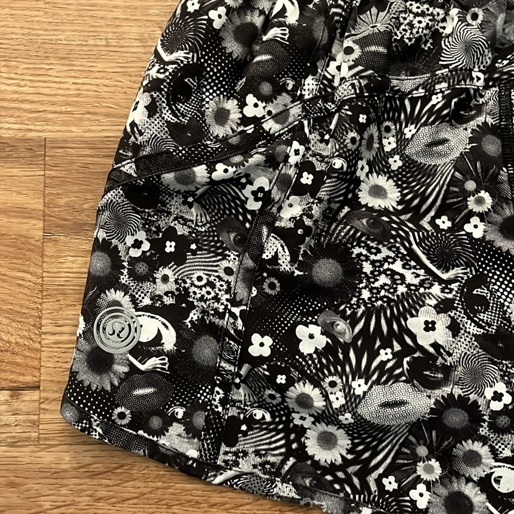 Size 4 Tracker - image 2